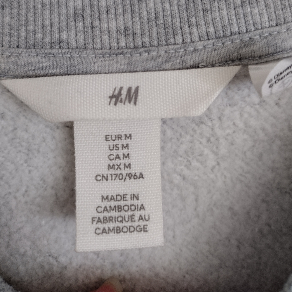 H&M Disney Mickey And Friends Festive Gray and Red Holiday Sweatshirt Medium - Picture 6 of 12